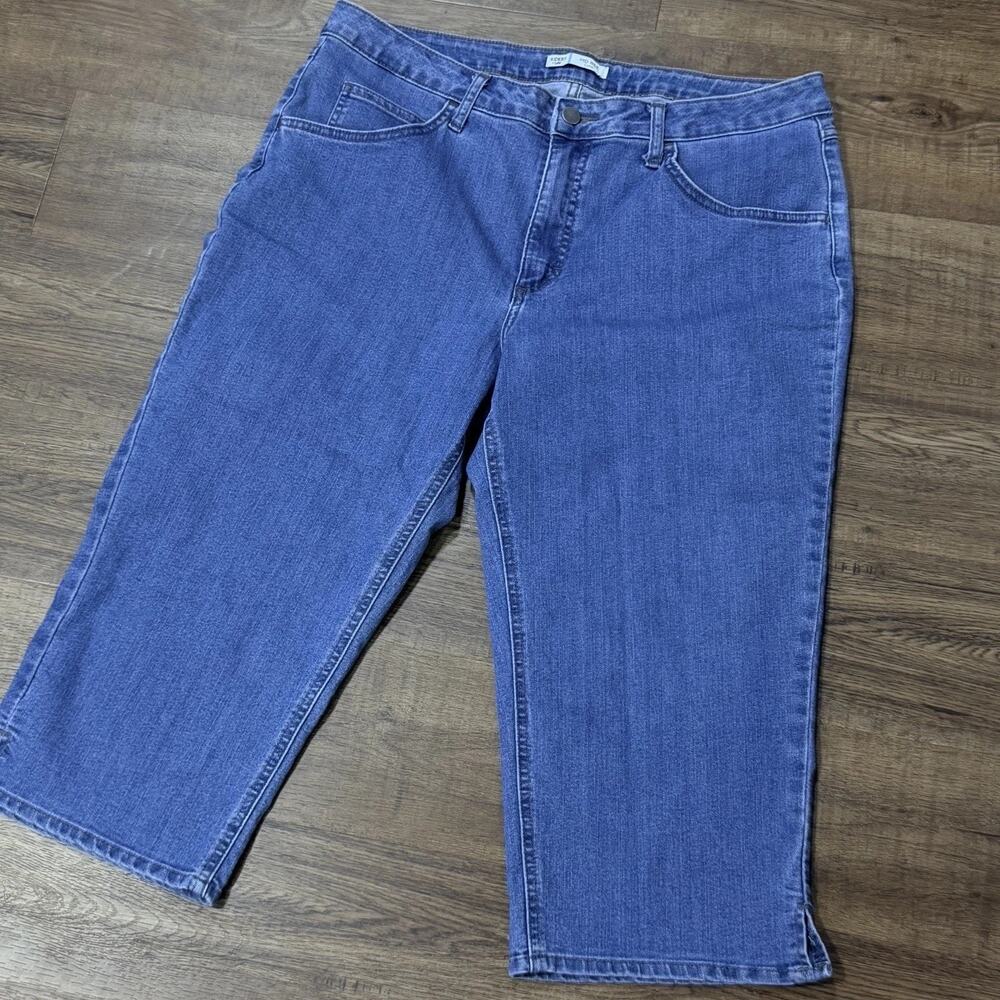 Lee Riders Mid Rise Capri Jeans Size 16 Plus Light Wash Denim Stretch Soft